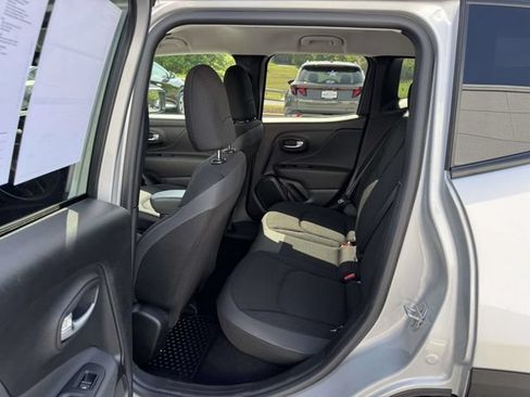 Used 2020 Jeep Renegade Altitude AWD/4WD image 18