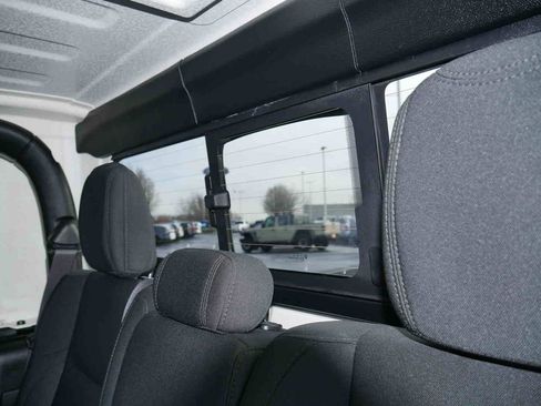 Certified 2021 Jeep Gladiator Sport image 19