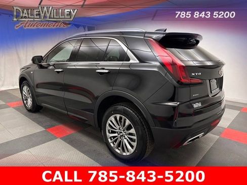 Used 2024 Cadillac XT4 Premium Luxury image 4