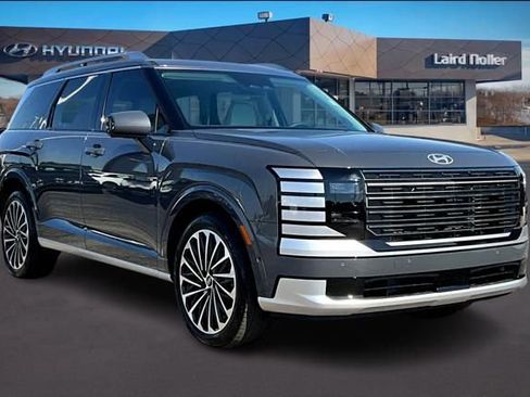 New 2026 Hyundai Palisade Calligraphy FWD image 2