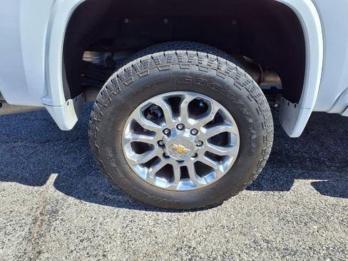 Used 2025 Chevrolet Silverado 2500 LTZ w/ LTZ Premium Package AWD/4WD image 52