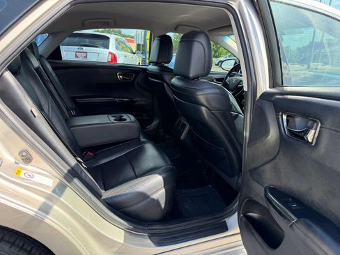 Used 2014 Toyota Avalon XLE image 16