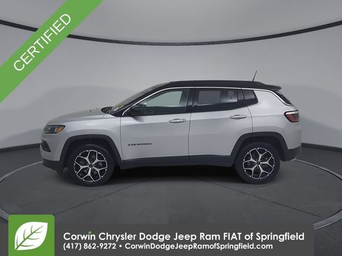 Certified 2025 Jeep Compass Limited AWD/4WD image 10