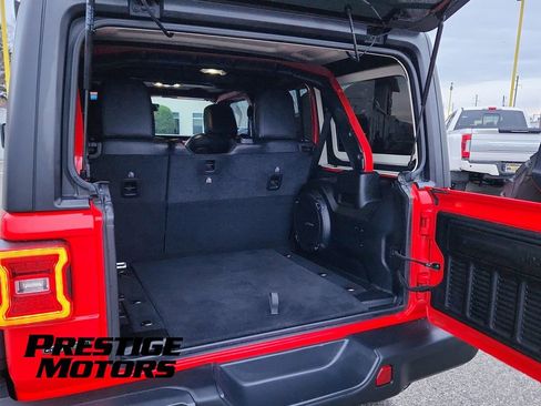 Used 2022 Jeep Wrangler Unlimited Rubicon w/ Steel Bumper Group AWD/4WD image 15