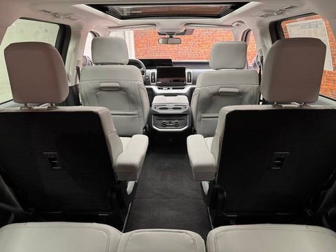 New 2025 Ford Expedition Active AWD/4WD image 30