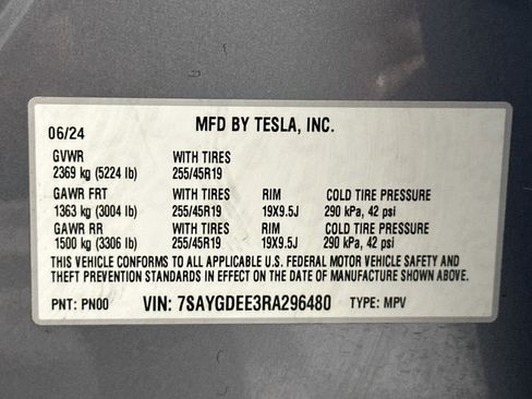 Used 2024 Tesla Model Y Long Range AWD/4WD image 12