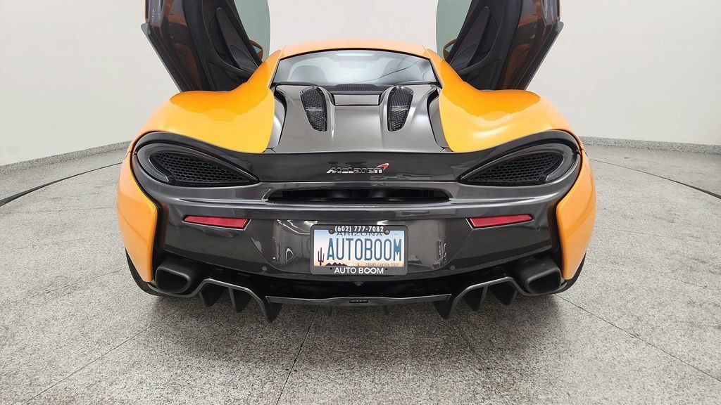 Used 2016 McLaren 570S Coupe RWD image 17