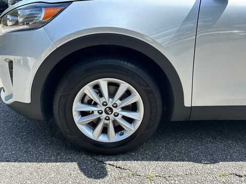 Used 2019 Kia Sorento L FWD image 11