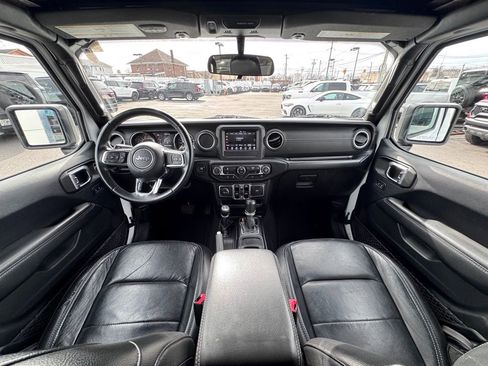 Certified 2018 Jeep Wrangler Unlimited Sahara image 10