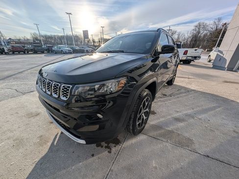 New 2026 Jeep Compass Limited image 9