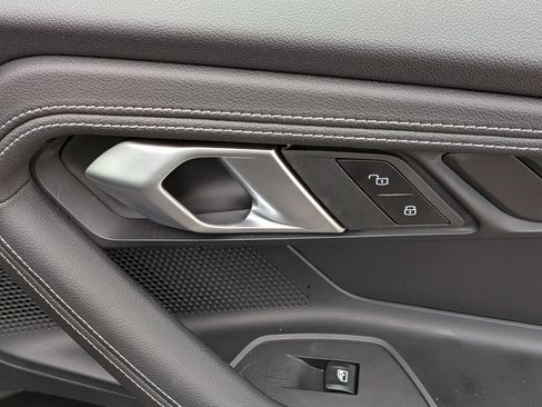 Certified 2024 BMW 230i 230i w/ Convenience Package image 30