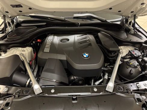 Used 2024 BMW 530i w/ Convenience Package image 28