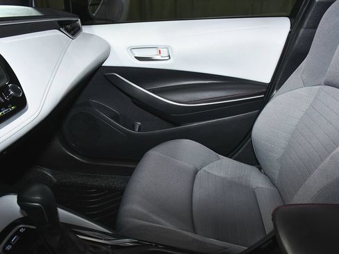Used 2023 Toyota Corolla SE AWD/4WD image 36