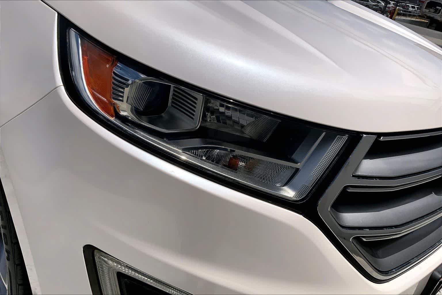 Used 2018 Ford Edge Titanium w/ Equipment Group 301A FWD image 31