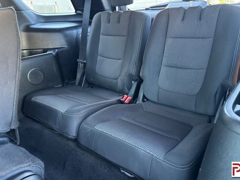 Used 2017 Ford Explorer XLT AWD/4WD image 17