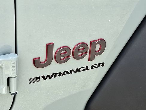 Used 2024 Jeep Wrangler Unlimited Rubicon w/ Safety Group AWD/4WD image 29
