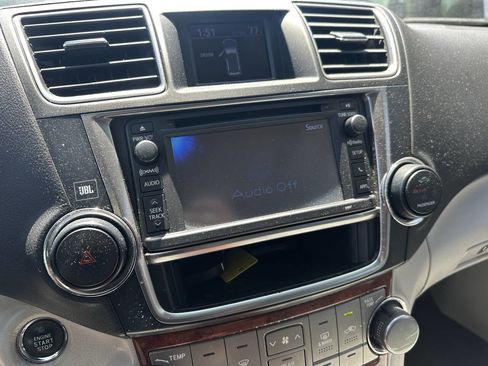 Used 2013 Toyota Highlander Limited AWD/4WD image 14