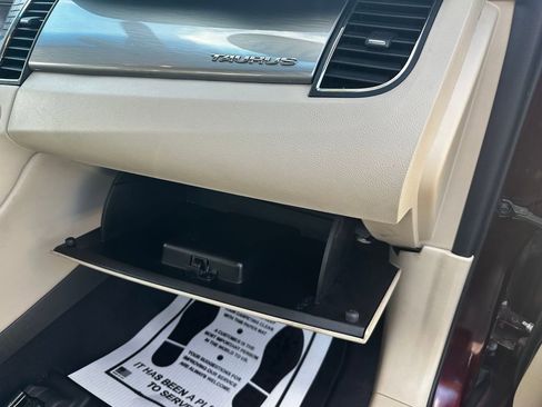 Used 2019 Ford Taurus SEL image 38