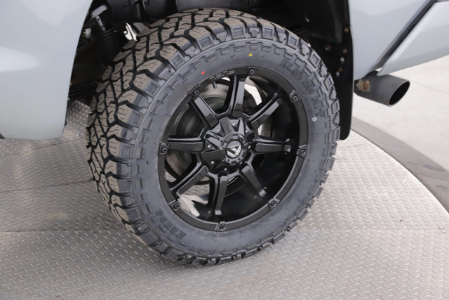 Used 2019 Toyota Tundra SR5 w/ Convenience Package AWD/4WD image 16