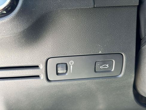 Used 2019 Volvo XC40 T5 Inscription AWD/4WD image 9
