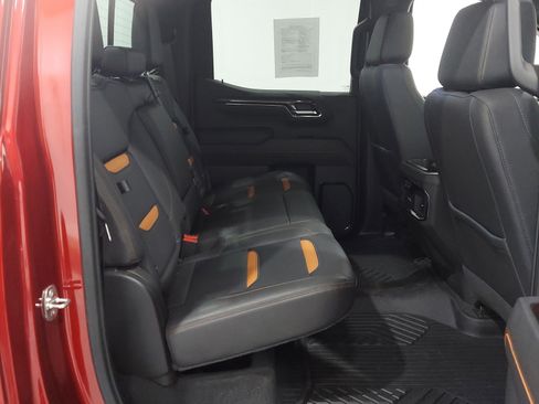 Used 2022 GMC Sierra 1500 AT4 w/ AT4 Preferred Package AWD/4WD image 18