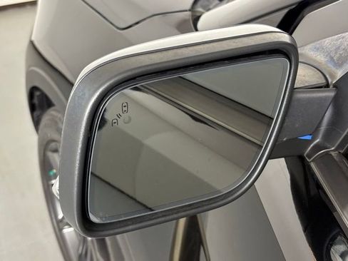 Used 2017 Ford Explorer XLT w/ Equipment Group 202A image 25