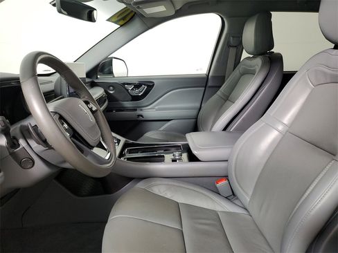 Used 2020 Lincoln Aviator Grand Touring w/ Class IV Trailer Tow Package image 21