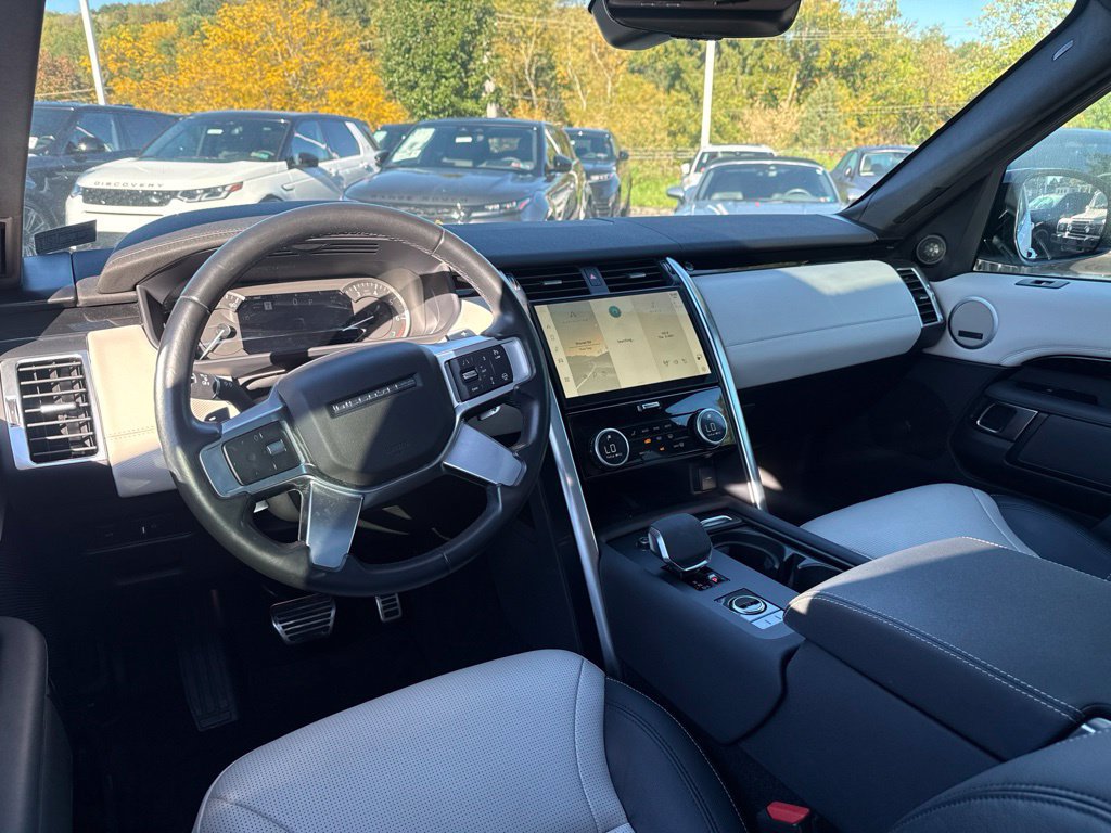 Used 2023 Land Rover Discovery S R-Dynamic AWD/4WD image 12
