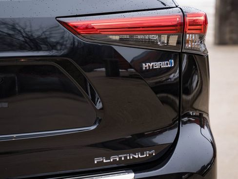 Used 2023 Toyota Highlander Platinum image 6