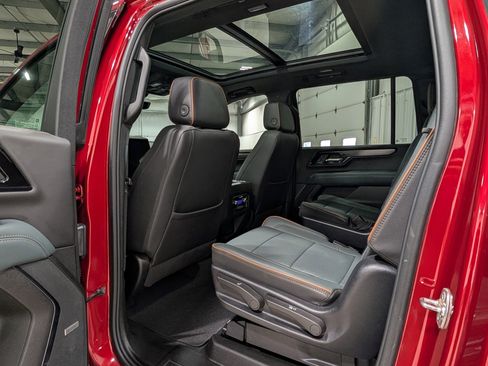 Used 2025 GMC Yukon XL AT4 w/ AT4 Premium Package image 19