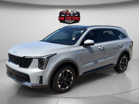 Used 2025 Kia Sorento S w/ Panoramic Sunroof Package FWD image 3
