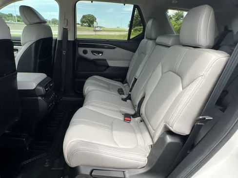 Certified 2023 Honda Pilot Touring image 14