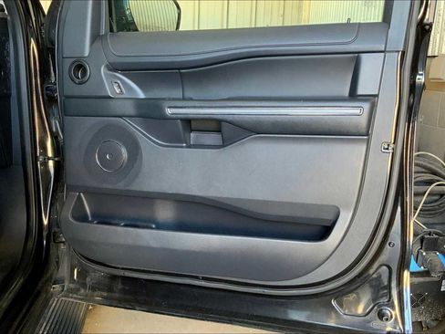 Used 2024 Ford Expedition Max XLT image 21