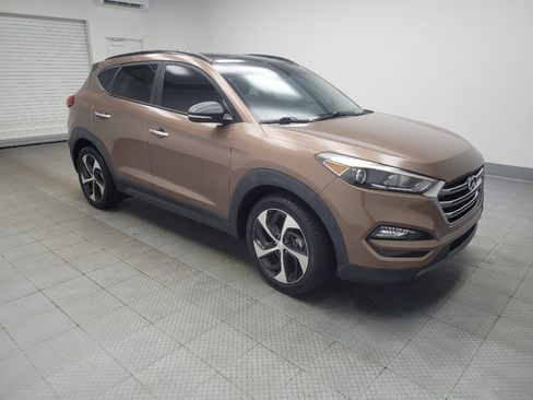 Used 2016 Hyundai Tucson Limited w/ Option Group 03 FWD image 11