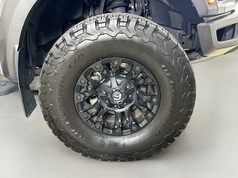 Used 2018 Ford F150 Raptor w/ Equipment Group 802A Luxury AWD/4WD image 11