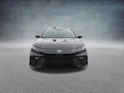 Used 2025 Toyota Camry SE image 14