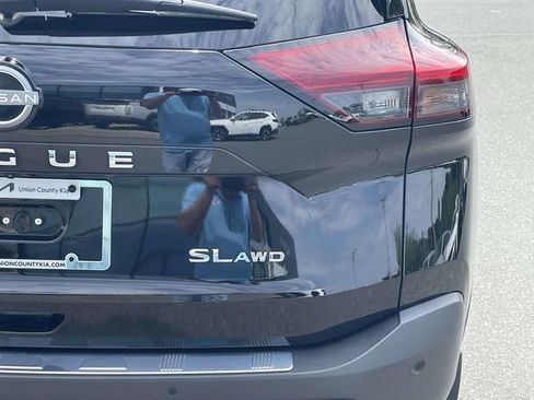 Used 2023 Nissan Rogue SL image 11