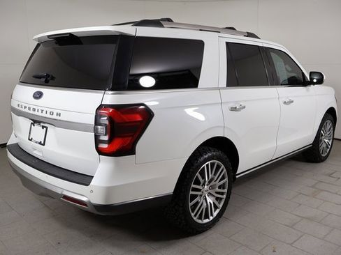 Used 2022 Ford Expedition Limited image 5