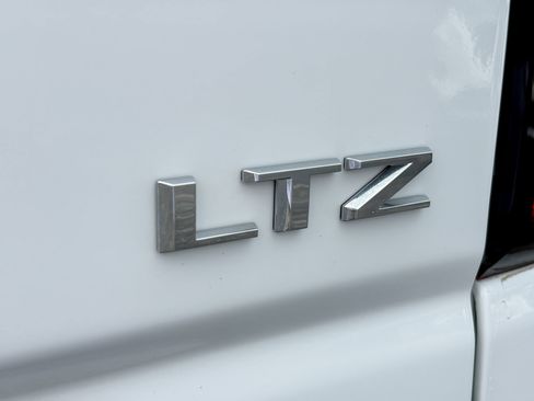 Used 2026 Chevrolet Silverado 2500 LTZ w/ LTZ Premium Package AWD/4WD image 18