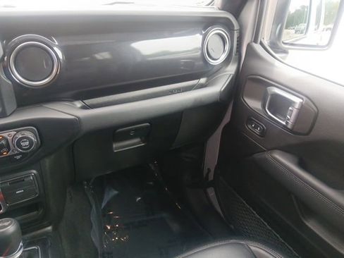 Used 2023 Jeep Wrangler Unlimited Sahara AWD/4WD image 27