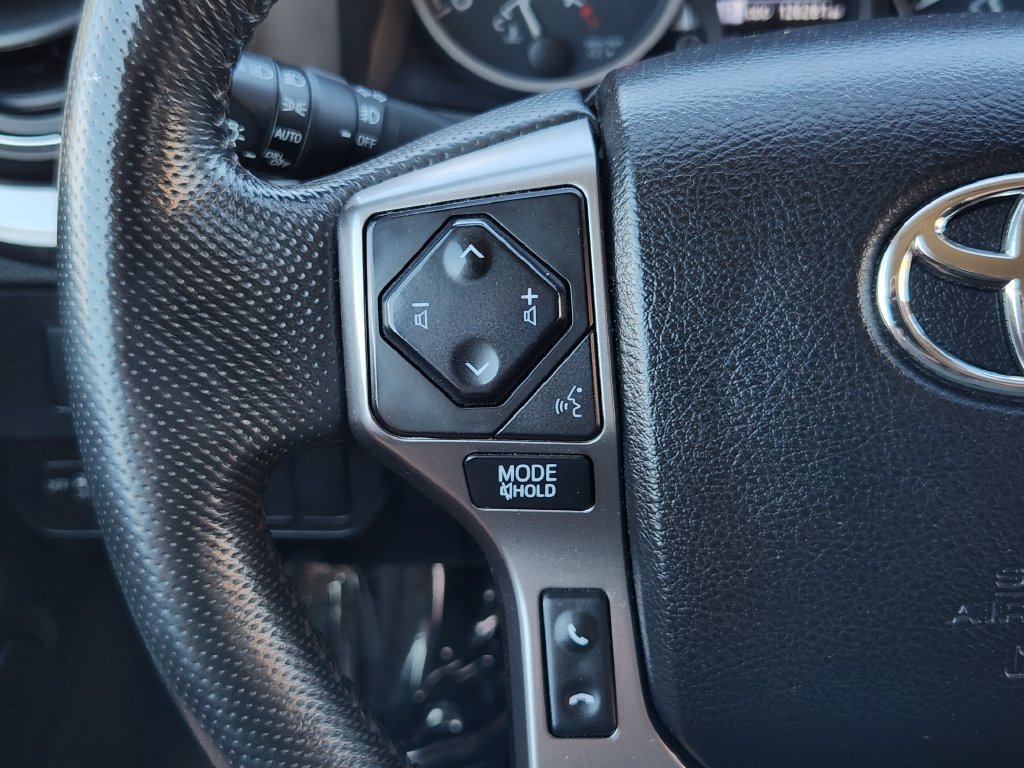 Used 2021 Toyota Tacoma SR5 AWD/4WD image 17