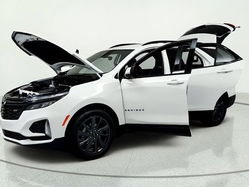 Used 2024 Chevrolet Equinox RS FWD image 9