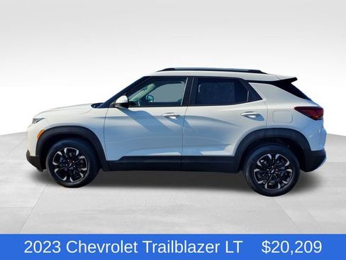 Certified 2023 Chevrolet TrailBlazer LT FWD image 2