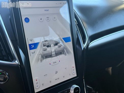 Used 2023 Ford Edge Titanium image 22