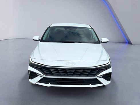 Certified 2025 Hyundai Elantra Hybrid FWD image 8