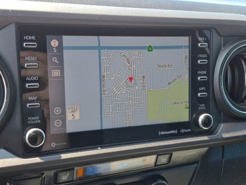 Used 2020 Toyota Tacoma TRD Sport w/ Technology Package RWD image 13