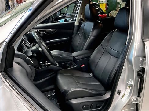 Used 2016 Nissan Rogue SL image 8