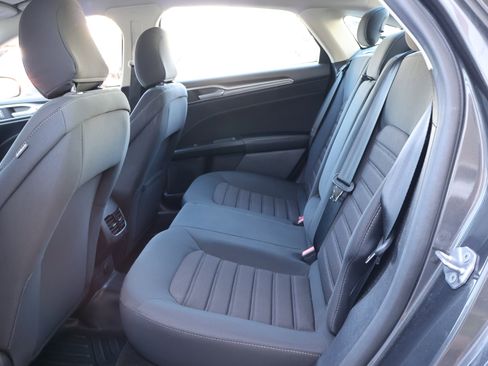 Used 2020 Ford Fusion SE image 16