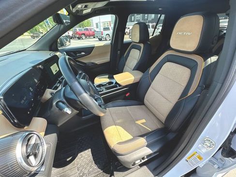 Used 2025 Chevrolet Equinox ACTIV w/ Safety and Technology Package AWD/4WD image 19