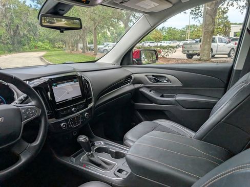 Used 2018 Chevrolet Traverse LT FWD image 14